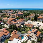 Larisa Tar-Vabriga