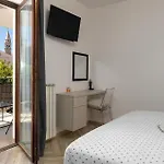 公寓 Larisa Tar-Vabriga